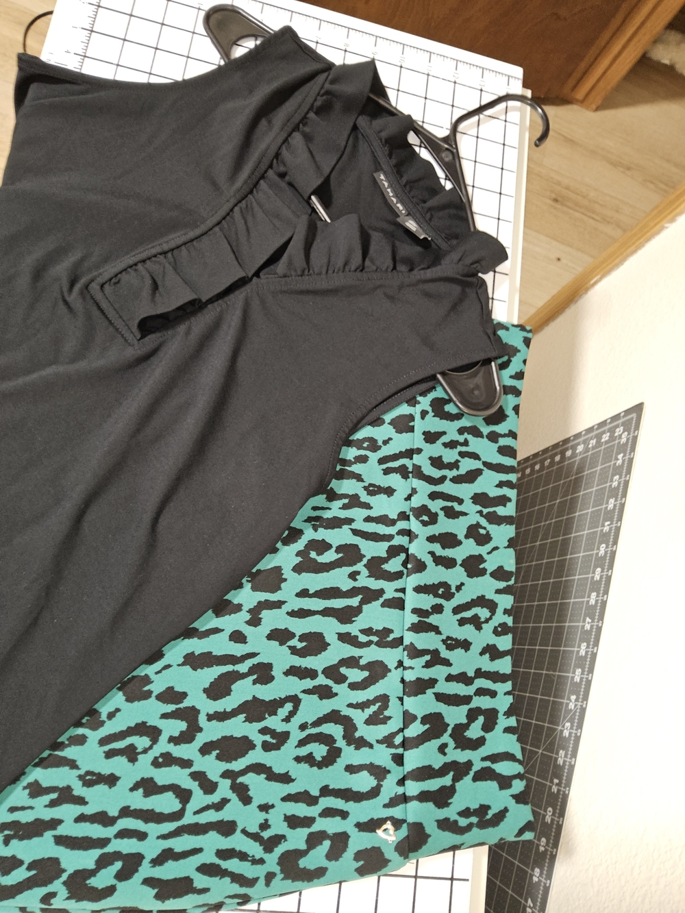 Tahari Teal and Black Animal-Print Mini Skirt